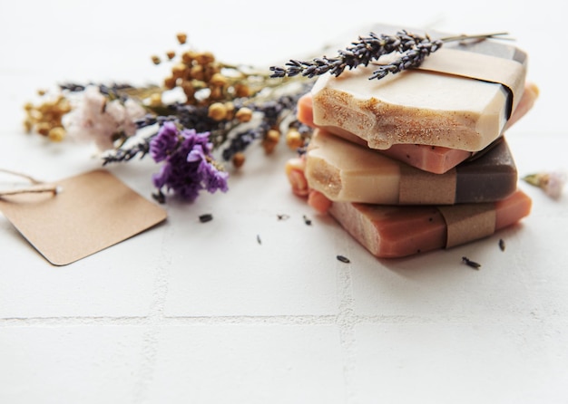 Photo natural handmade soap with dried flowers  and lavender