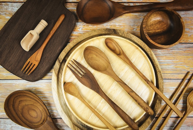 Foto utensili da cucina naturali prodotti in legno