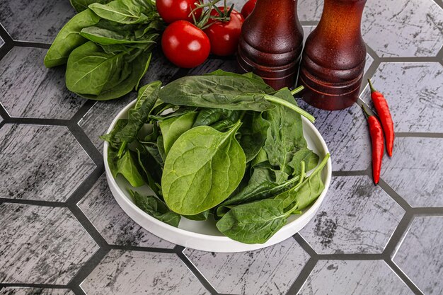 Premium Photo | Natural organic raw green spinach leaves