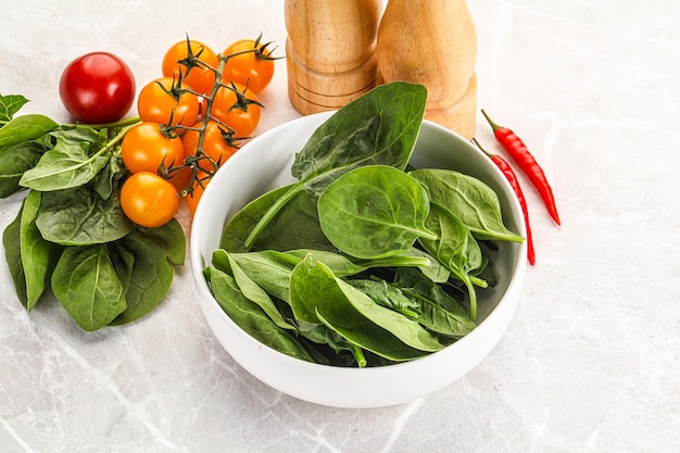 Premium Photo | Natural organic raw green spinach leaves