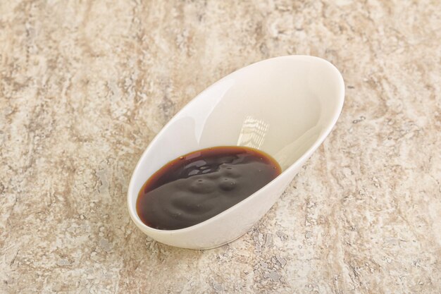 Photo natural oyster sauce dressing in the bowl