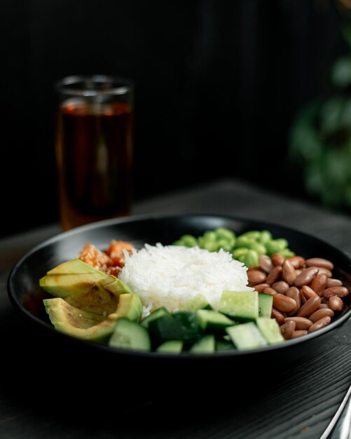 Photo natural sensory rice salad