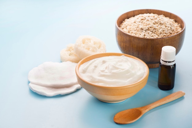 Natural Yogurt creams of oats