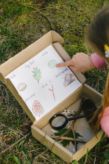 Foto educazione alla natura attività divertente per bambini all'aperto