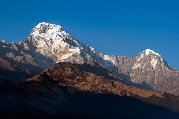 Photo nature view of himalayan mountain range at poon hill view pointnepal