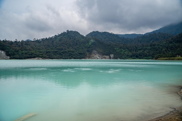 Natuurlijk landschap van Bodas-meer in het toeristengebied van Garut Indonesia