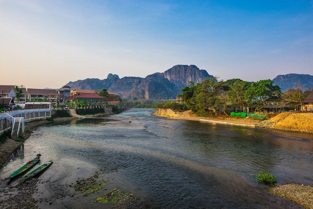 Natuurlijk landschap van Vang Vieng, Laos.