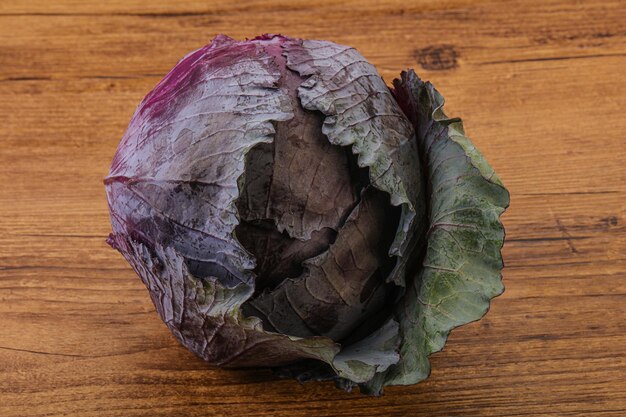 Natuurlijk rijpe biologische violetkool