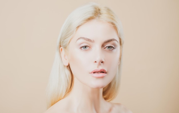 Natuurlijke schoonheid cosmetica geen make-up meisje blonde vrouw portret