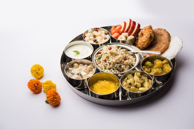 Navratri upwas thali / fasting food-schotel, selectieve focus