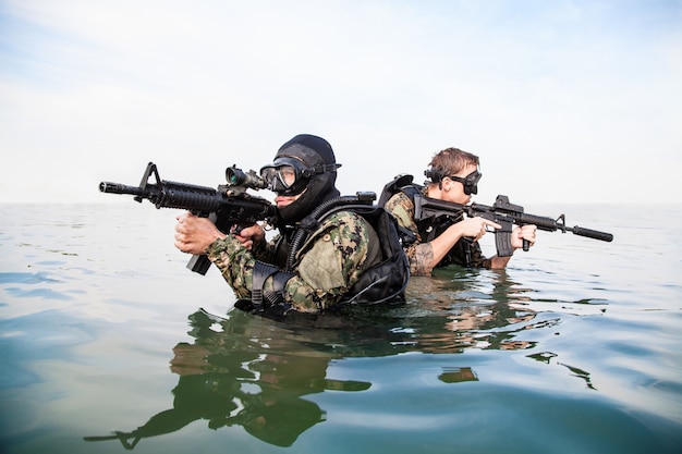 Моряки SEAL frogmen