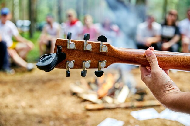 Neck guitar, in nature