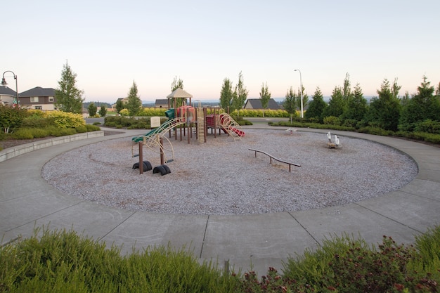 Foto parco giochi per bambini del parco pubblico del quartiere