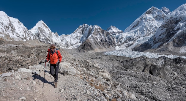 Nepal, Himalaya, Khumbu, Everest region, woman at Everest base camp
