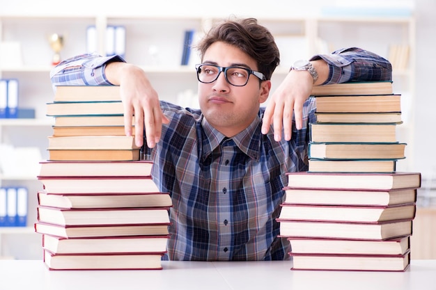 Photo nerd funny student preparing for university exams