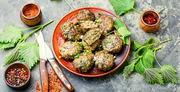 Nettle cutlets in the oven