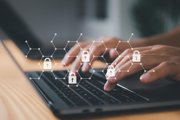 해커 공격으로부터 네트워크 보안 및 기밀 데이터 저장 인터넷 보안 및 개인 데이터 보호 개념