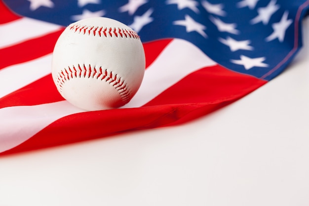 Photo new baseball ball on american flag