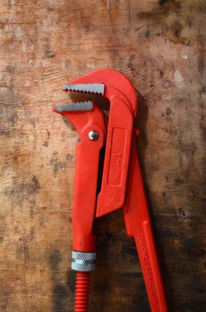 Photo new orange pliers