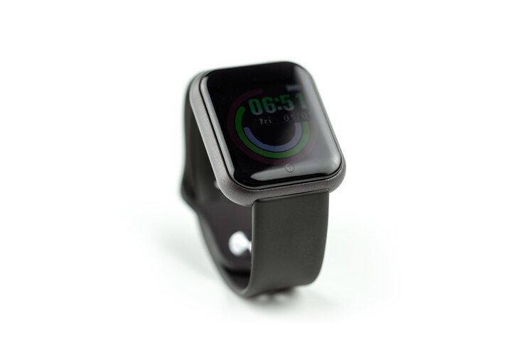 Photo new smart fitness bracelet with blank black screen