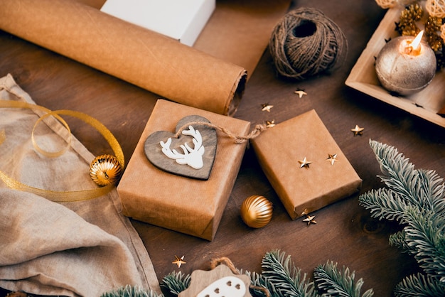 Упаковка подарков на Новый год или Рождество