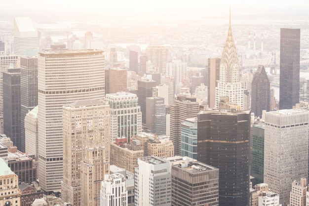 Vista aerea di new york in un giorno nuvoloso