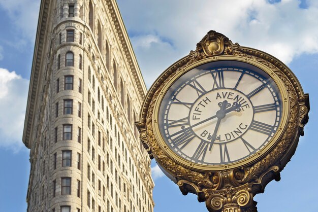 Фото Нью-йорк америка may262014 часы между зданиями нью-йорка