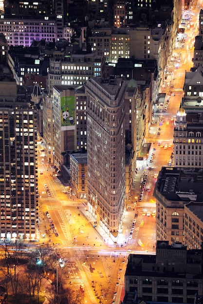 New york city, ny, usa - 30 marzo: flatiron building è stato progettato da daniel burnham di chicago ed è stato designato un punto di riferimento di new york city nel 1966. 30 marzo 2011 a manhattan, new york city.