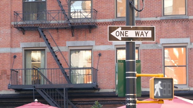 New York City straat kruispunt gele verkeerslicht transport weg kruispunt Verenigde Staten