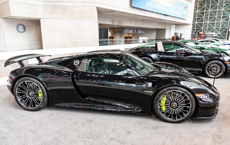 Photo アメリカ合衆国 ニューヨーク市2015年3月27日ポルシェ918 スパイダー 豪華型ポルシェ 918 スパイダースポーツカー ニューヨーク国際自動車ショー サイドビュー