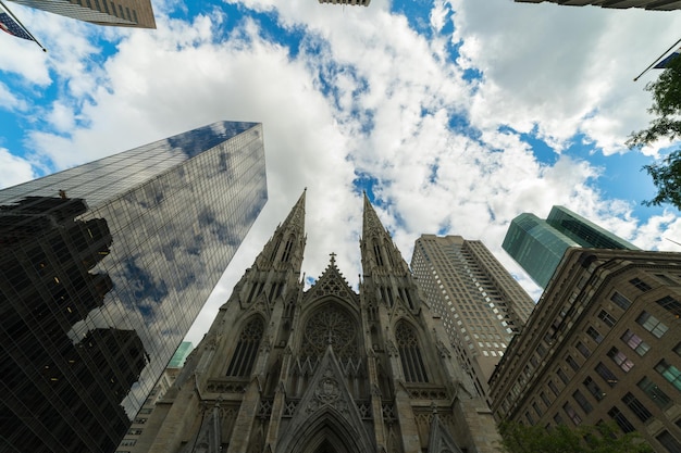 Foto new york city, usa - 29 settembre 2021: cattedrale di san patrizio a manhattan