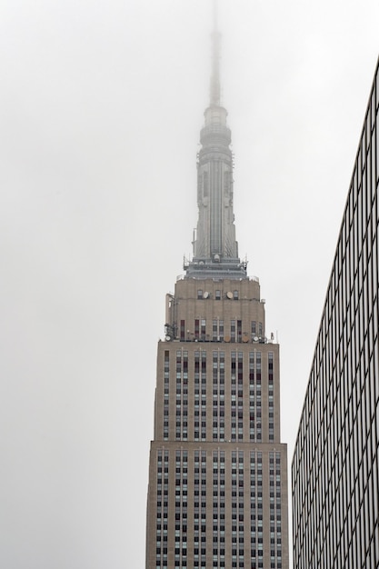 Photo new york manhattan aerial view on foggy day