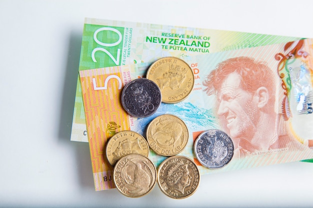 New Zealand money, banknotes and coins