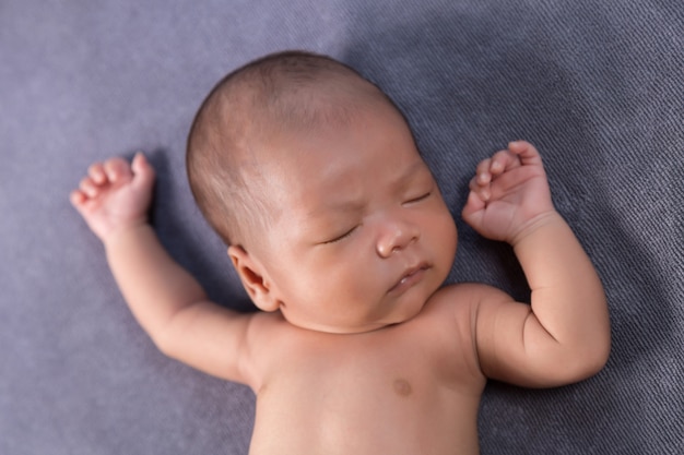 Newborn baby, Two week old