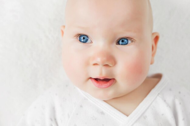 Newborn baby yawnsTwo week old