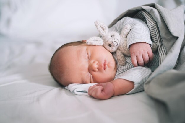 新生児の生活の最初の数日間の睡眠