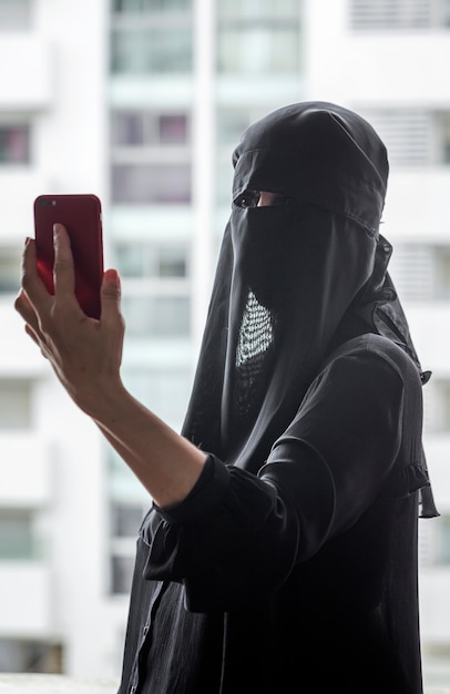 hijabとニースモロッコの女性。