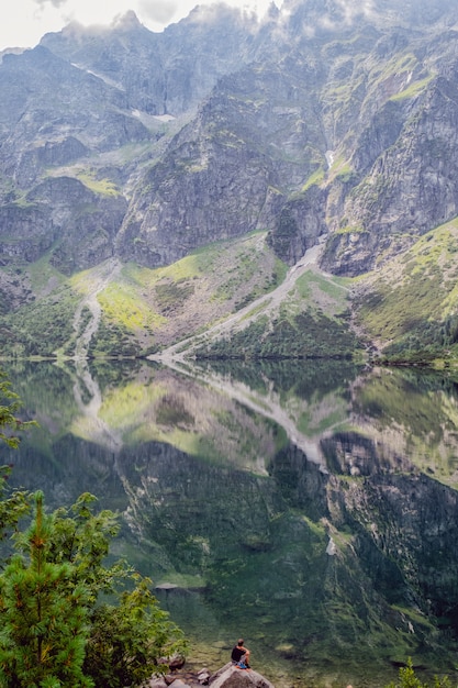 素敵な山の湖