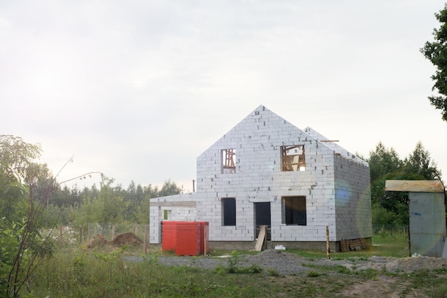 Foto nieuw huis gebouwd van schuimbeton