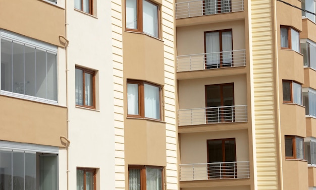 Nieuwe appartement residentiële gebouwen in de stad