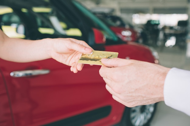 Nieuwe auto kopen met creditcard