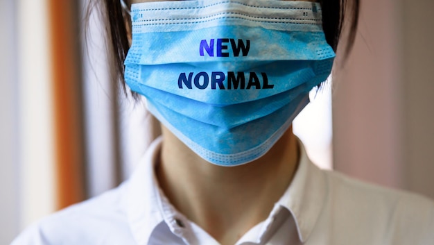 Nieuwe normale tekst in gezichtsmasker voor vrouwenxA