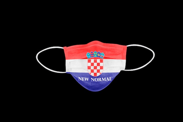 Nieuwe normale tekst op gezichtsmasker met vlag van Kroatië