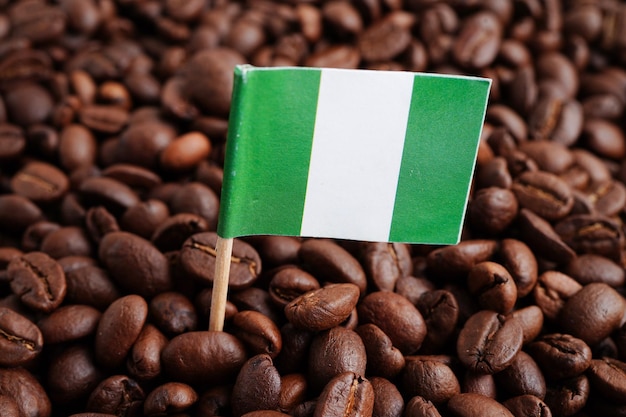Nigeria vlag op koffiebonen online winkelen voor export of import van voedingsmiddelen