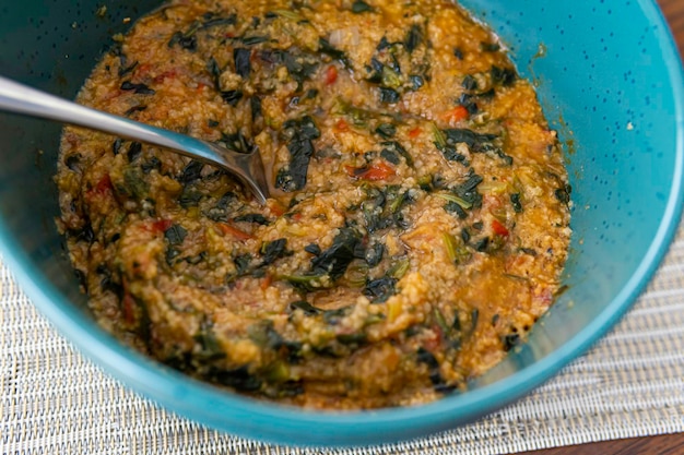 ナイジェリアのアチャミールが提供され、すぐに食べられます