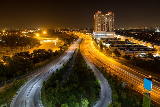 Photo night time transportation road in penang ,malaysia.