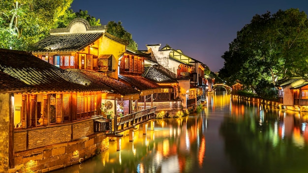 中国烏鎮の古代家屋の夜景
