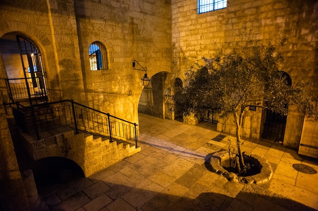 Foto vista notturna di gerusalemme in israele.