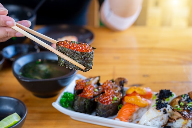 にぎりキャビア日本食