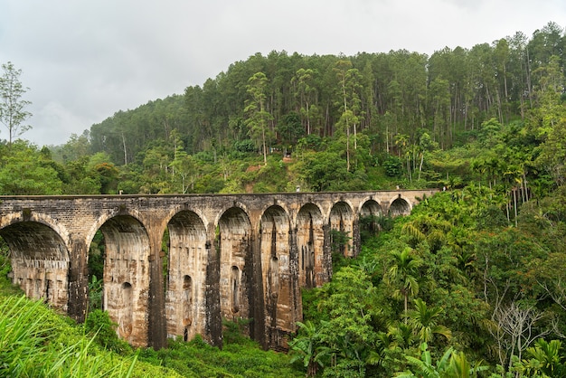 Photo nine arch bridge in ella